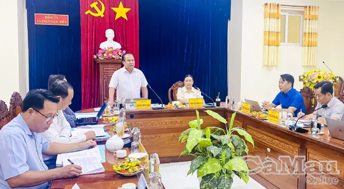 Phó Chủ tịch UBND tỉnh Nguyễn Minh Luân làm việc với Xã Phan Ngọc Hiển và xã Tân Hưng