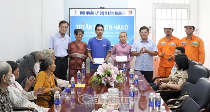 Đội quản lý điện Tân Thành chung tay vì an sinh xã hội