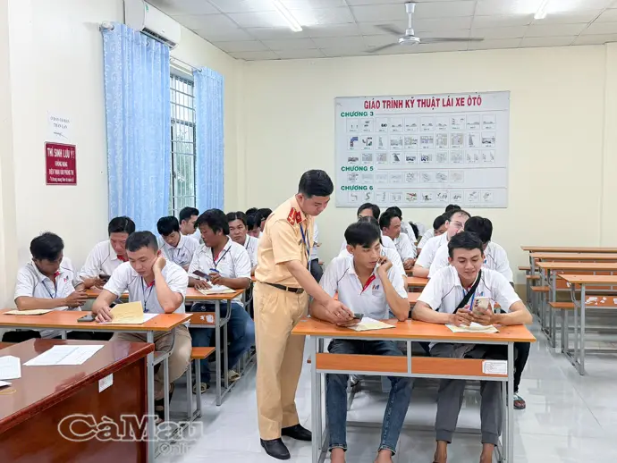 Công an tỉnh Cà Mau sẽ tổ chức 13 kỳ sát hạch giấy phép lái xe trong tháng 1/2026