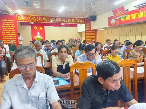 Hơn 100 đại biểu được tập huấn pháp luật về hụi, họ, biêu, phường