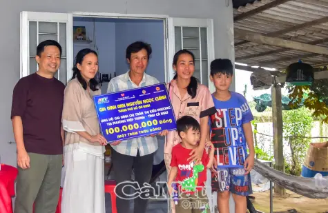 Bàn giao Nhà tình thương cho hội viên nông dân hoàn cảnh khó khăn