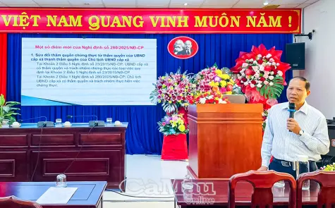 Tập huấn nghiệp vụ hộ tịch và chứng thực cho cán bộ, công chức cấp xã