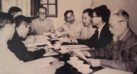 Bài 2: Từ lá phiếu đầu tiên đến nghị trường