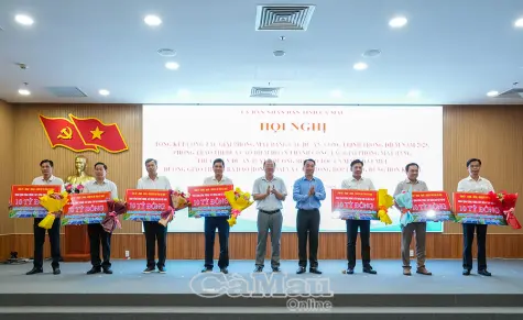 Bí thư Tỉnh uỷ biểu dương công tác giải phóng mặt bằng các dự án trọng điểm