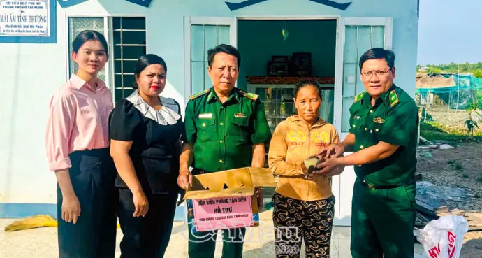 Tô thắm hình ảnh chiến sĩ Quân hàm xanh nơi biên giới biển