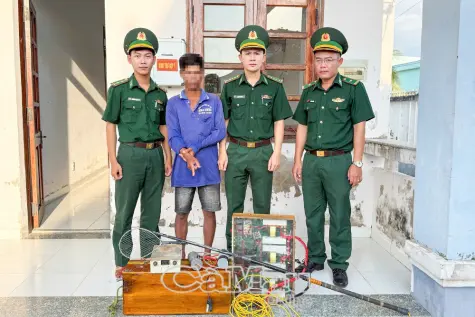 Bắt quả tang đối tượng dùng kích điện khai thác thuỷ sản trái phép