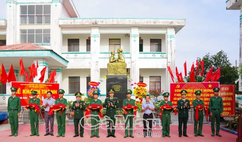 Khánh thành tượng đài “Bác Hồ với chiến sĩ Biên phòng” tại Hải đội Biên phòng 2