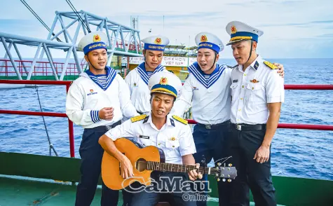 Tâm tình lính nhà giàn