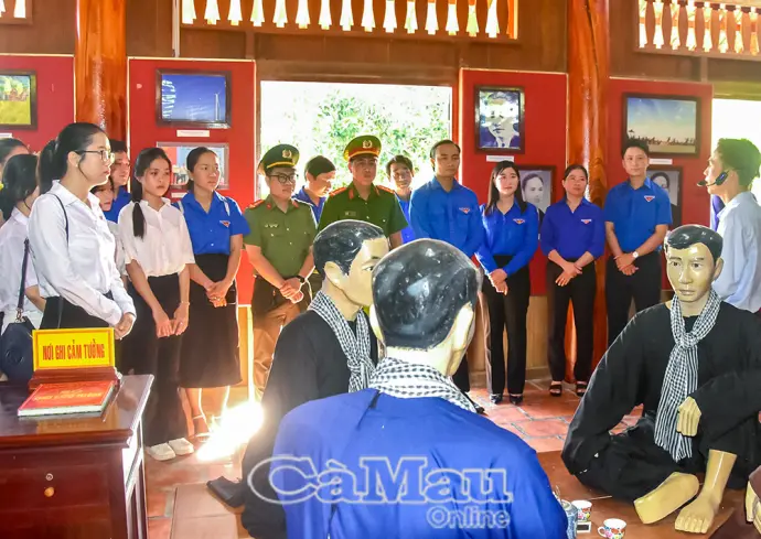 Cháy mãi ngọn lửa nhiệt huyết