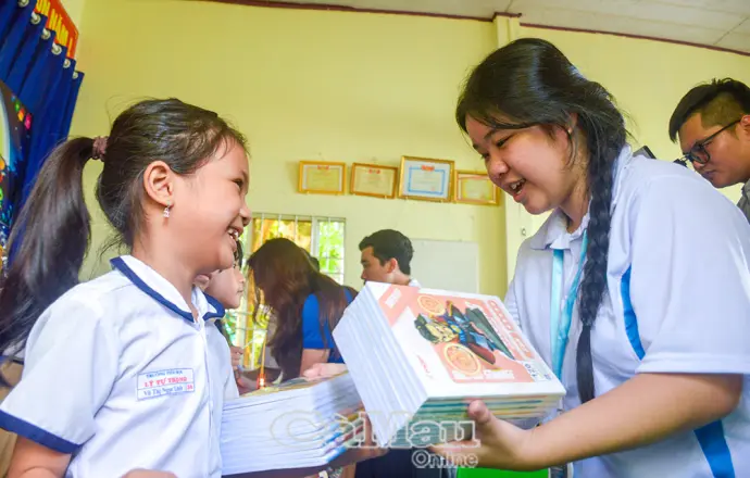 Ươm “hạt lành” trong khu vườn tri thức