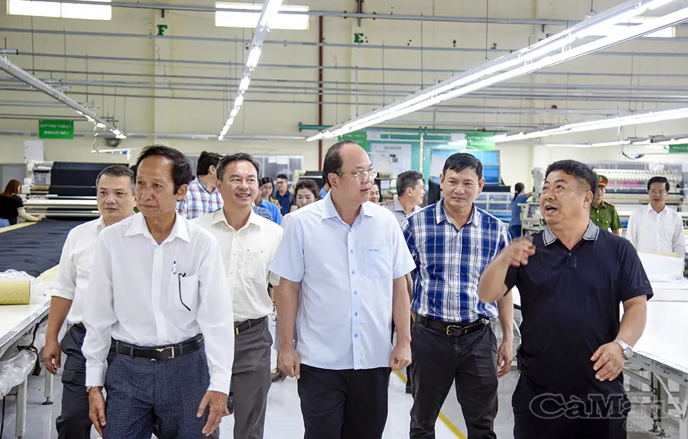 Nâng cao kỷ cương, đoàn kết nội bộ để thực hiện thắng lợi Nghị quyết Đại hội