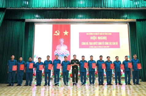 Miễn nhiệm 64 Chỉ huy trưởng Ban CHQS xã, phường