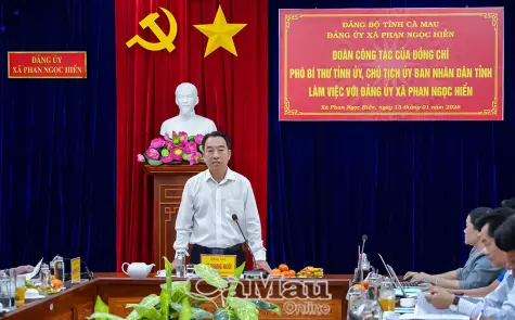 Chủ tịch UBND tỉnh Lữ Quang Ngời làm việc với Đảng uỷ Xã Phan Ngọc Hiển