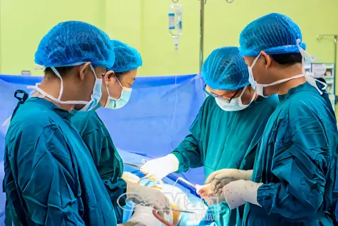 Bệnh viện Hoàn Mỹ Minh Hải phẫu thuật thành công ca gãy cổ xương đùi ở người cao tuổi