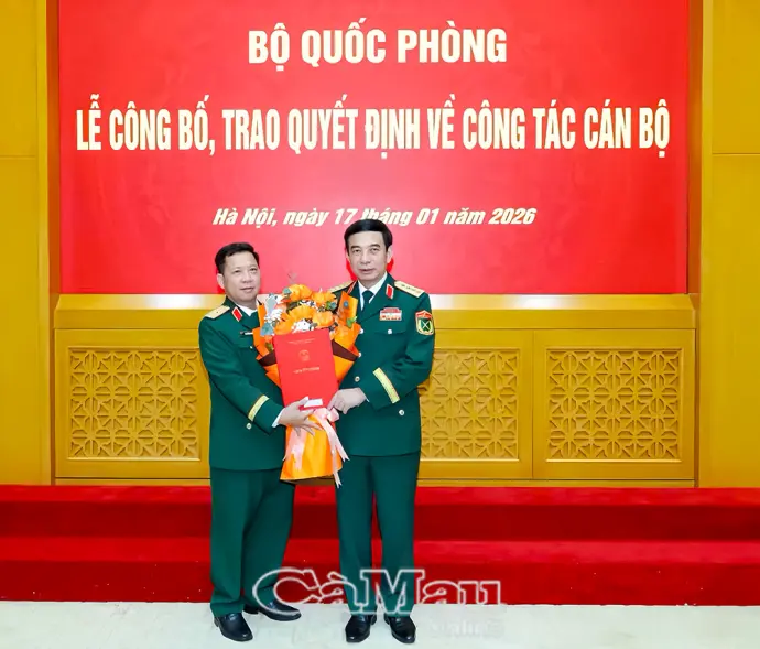 Chỉ huy trưởng Bộ CHQS tỉnh Cà Mau được thăng quân hàm Thiếu tướng