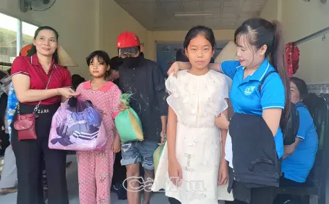 Quà Tết ấm tình từ “Siêu thị 0 đồng”