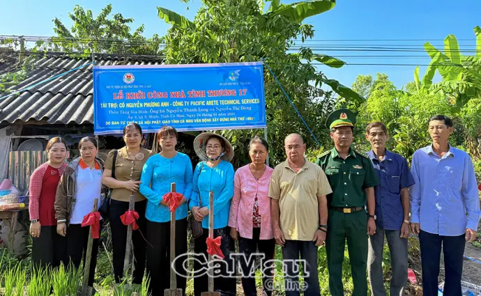 Khởi công 2 căn nhà tình thương cho phụ nữ khó khăn