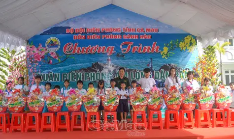 Tết ấm nơi biên giới biển, hải đảo