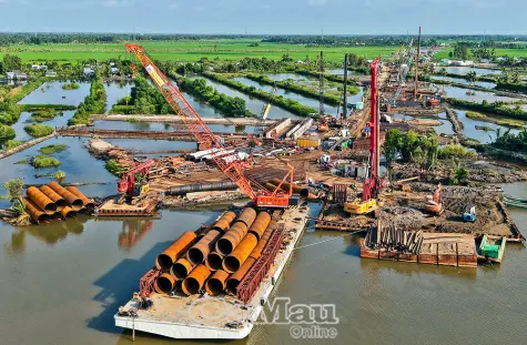 Rộn ràng công trường cao tốc Cà Mau - Ðất Mũi