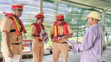 Giao thông thuỷ an toàn, phục vụ Nhân dân đi lại dịp Tết