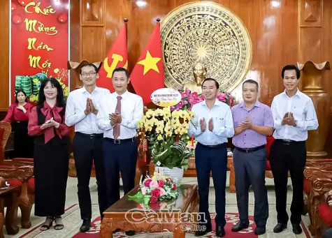 Học viện Chính trị Quốc gia Hồ Chí Minh chúc Tết Tỉnh uỷ Cà Mau