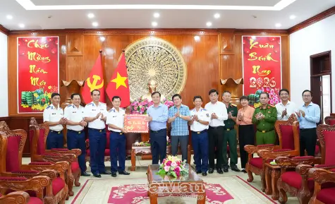 Bộ Tư lệnh Vùng Cảnh sát biển 4 mong tăng cường mối quan hệ phối hợp với Cà Mau