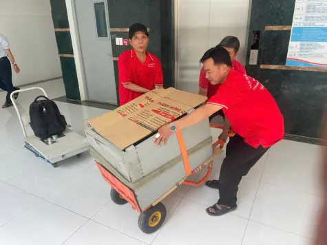 Dịch vụ vận chuyển két sắt gia đình, két sắt văn phòng, cửa hàng tại TPHCM của Taxi Tải Thành Hưng