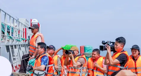 Nối mạch thông tin giữa trùng khơi