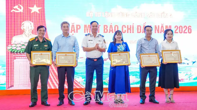 Cà Mau được khen thưởng trong công tác tuyên truyền biển, đảo