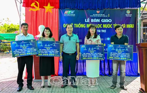 Nước sạch đến trường, ấm lòng học sinh vùng hạn mặn