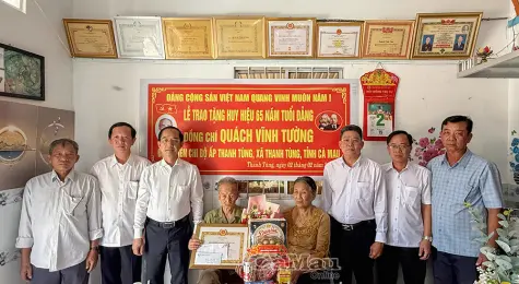 Tri ân những đảng viên cao niên