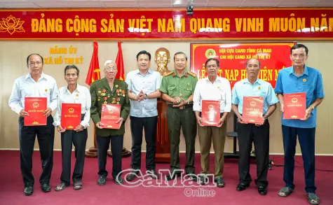 Xã Hồ Thị Kỷ kết nạp hơn 40 hội viên Hội Cựu CAND