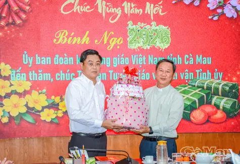Uỷ ban Đoàn kết Công giáo tỉnh chúc Tết Ban Tuyên giáo và Dân vận Tỉnh uỷ Cà Mau