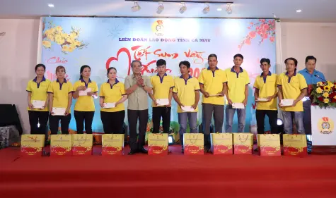 Ấm áp “Tết Sum vầy - Xuân ơn Đảng”