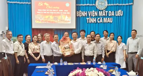 Thăm, động viên các đơn vị y tế đầu xuân