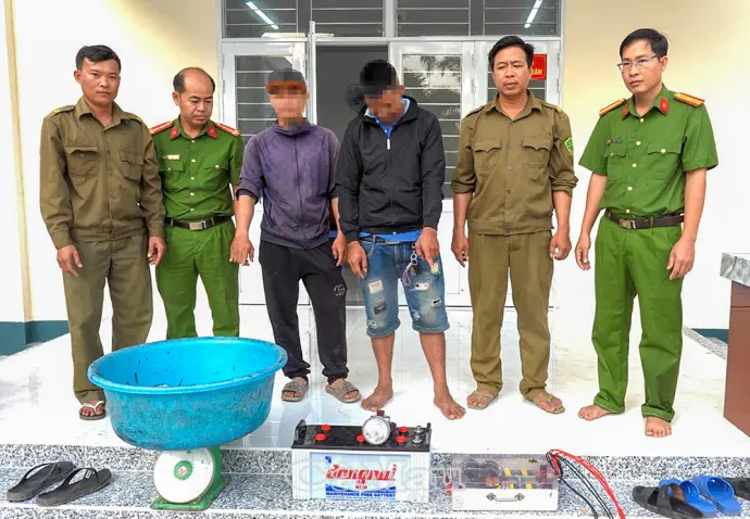 Bắt giữ nhóm kích điện bắt cá