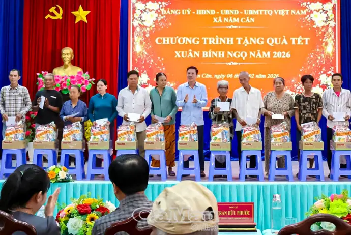 Tết yêu thương cho hộ nghèo, người yếu thế