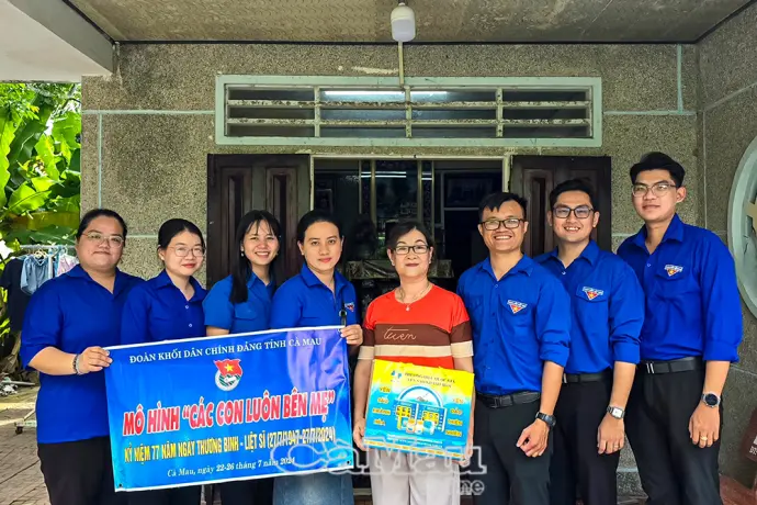 Thắp lửa tự hào trong trái tim tuổi trẻ