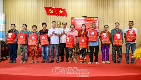 Báo và phát thanh, truyền hình Cà Mau chúc Tết nguyên lãnh đạo các cơ quan báo chí