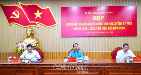Kết hợp hài hoà giữa phát triển kinh tế với bảo vệ môi trường, quốc phòng - an ninh và thích ứng biến đổi khí hậu