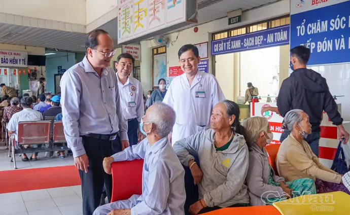 Lấy người bệnh làm trung tâm, nâng cao chất lượng khám chữa bệnh