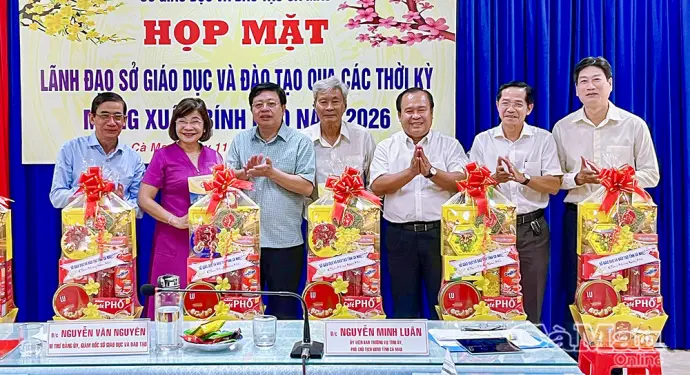 Gắn kết các thế hệ lãnh đạo, chung sức phát triển Giáo dục Cà Mau