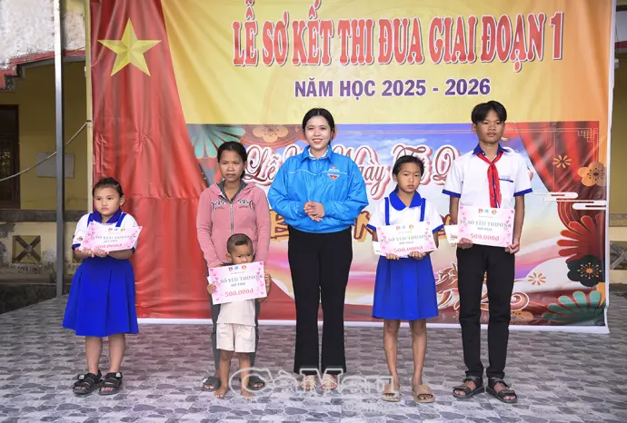 Tết sẻ chia, vun đắp ước mơ học trò nghèo