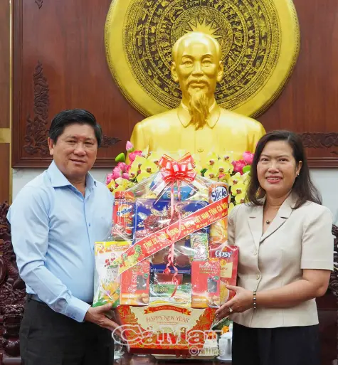 Đoàn công tác tỉnh Cà Mau chúc Tết Thành uỷ Cần Thơ và Tỉnh uỷ Tây Ninh