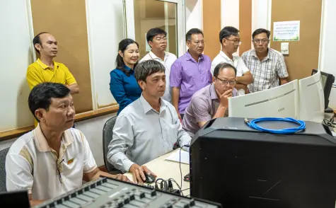 Giữ nhịp thông tin mùa xuân