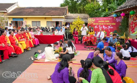 Rộn ràng “Hoa trái Ngày Xuân”