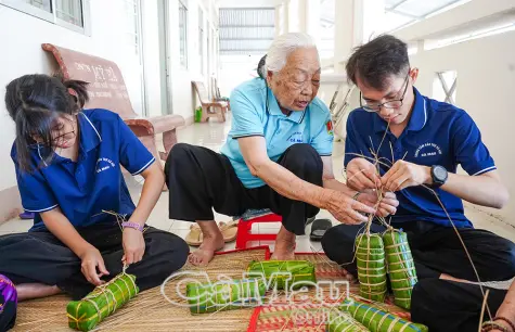 Chia sẻ yêu thương, ấm tình ngày Tết