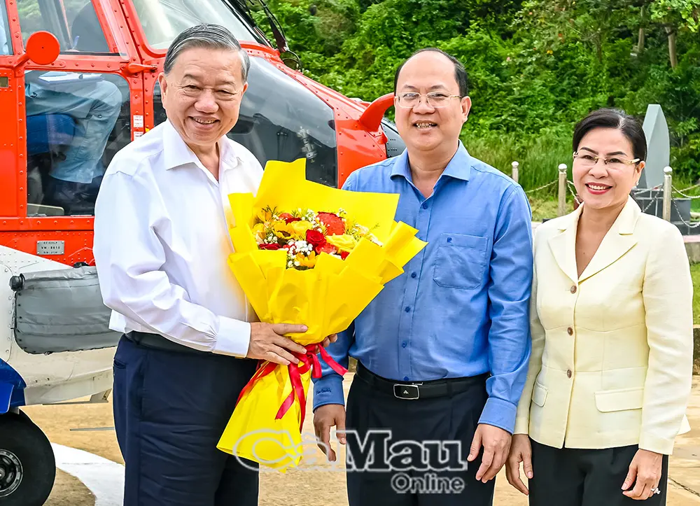 Cà Mau là mũi con tàu Việt Nam vươn ra biển lớn