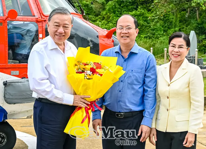 Cà Mau là mũi con tàu Việt Nam vươn ra biển lớn