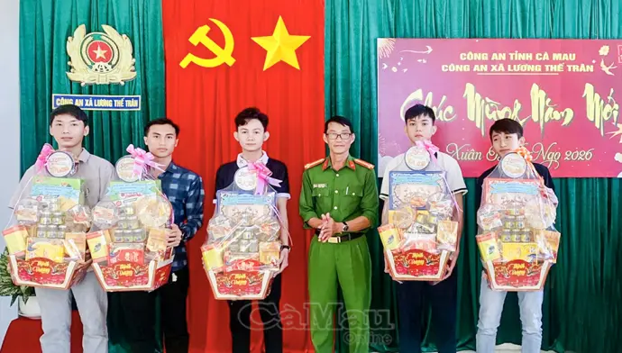 Vui Tết sum vầy, sẵn sàng nhập ngũ bảo vệ Tổ quốc